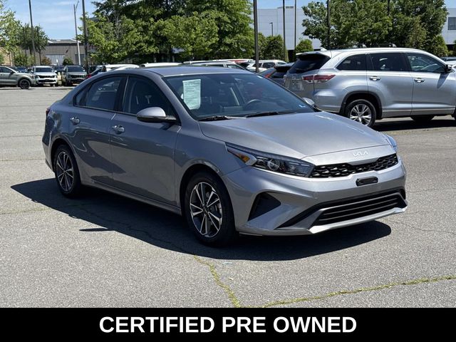 2023 Kia Forte LXS AT's photo
