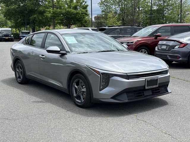 2025 Kia K4 LXS AT's photo