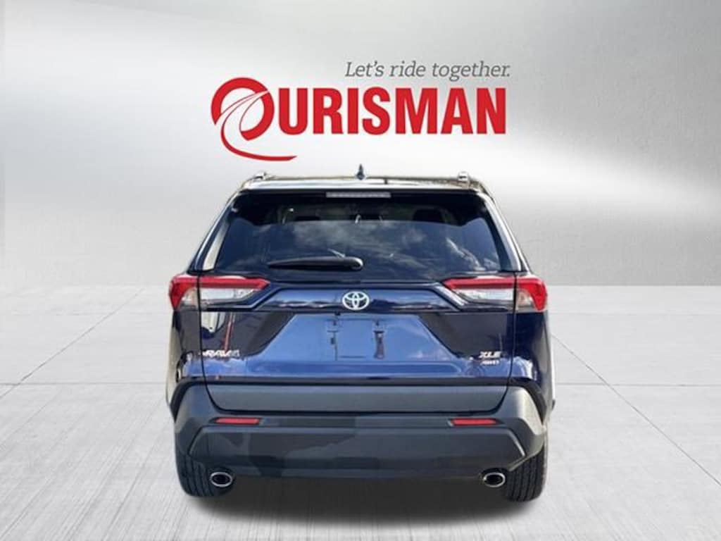 Used 2022 Toyota RAV4 XLE SUV