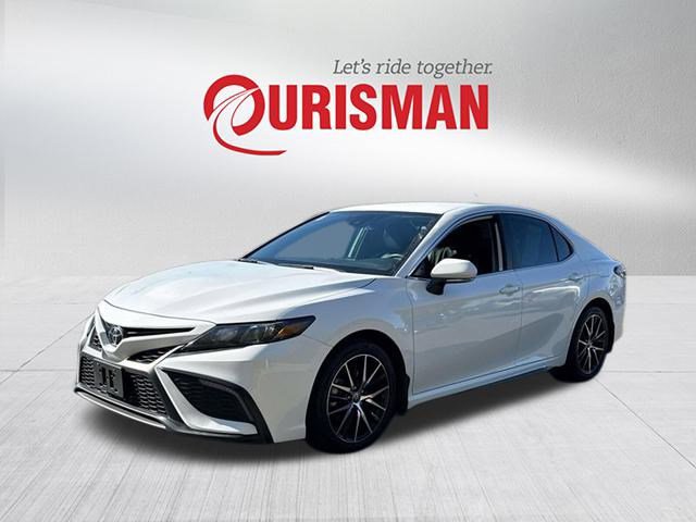 2024 Toyota Camry SE photo 4