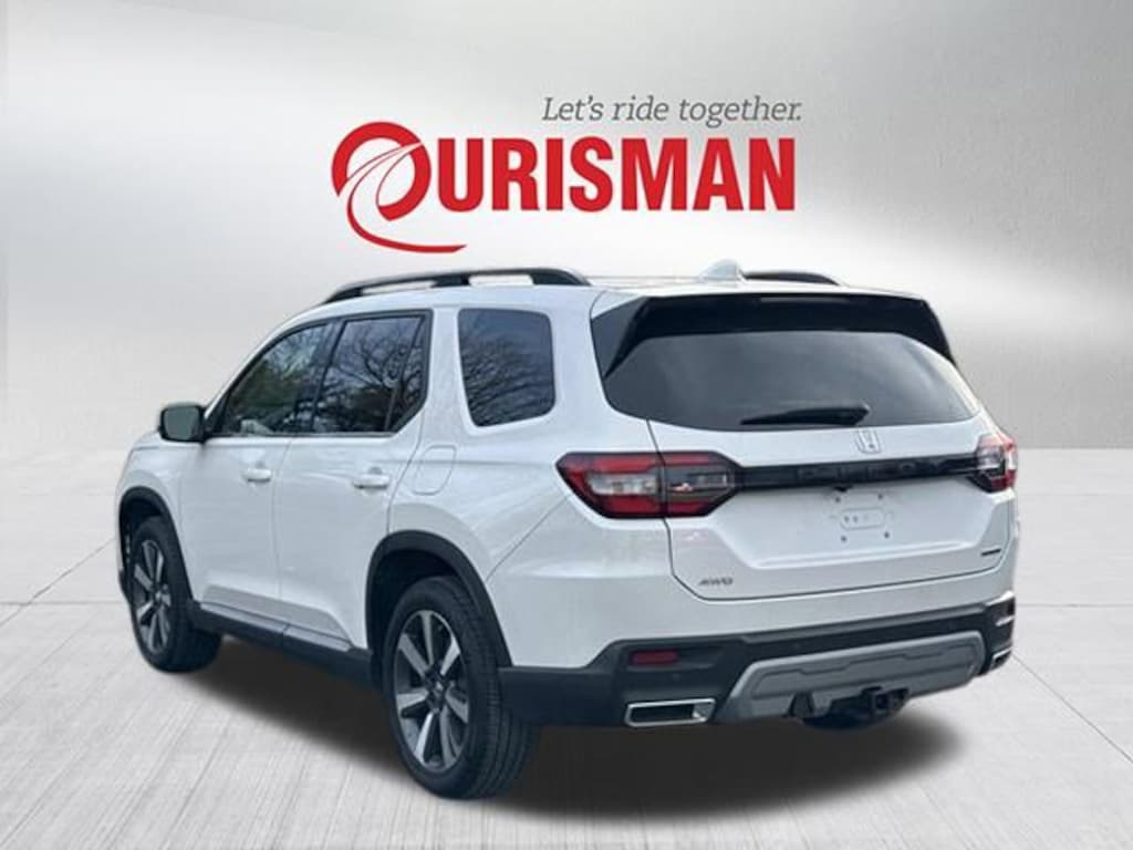 Used 2025 Honda Pilot Touring SUV