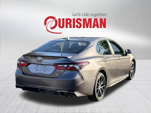 2024 Toyota Camry SE photo 2