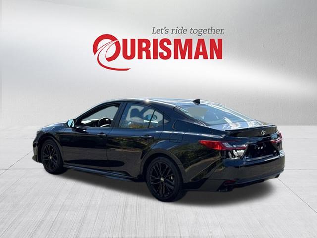 2025 Toyota Camry SE photo 2