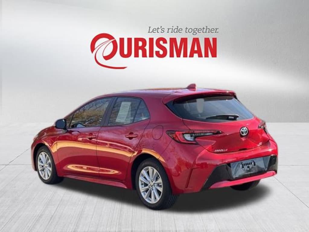 Used 2024 Toyota Corolla Hatchback SE Hatchback