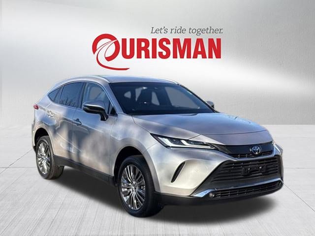 2023 Toyota Venza XLE's photo