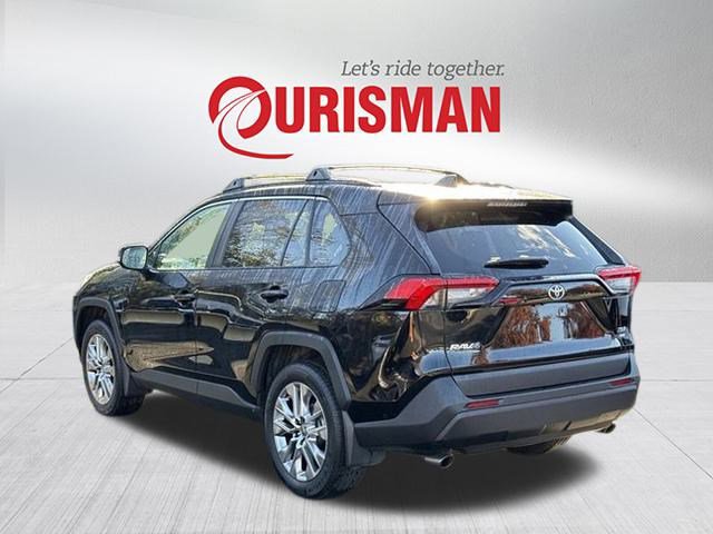 2022 Toyota RAV4 XLE Premium photo 4