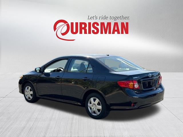 2009 Toyota Corolla LE photo 2
