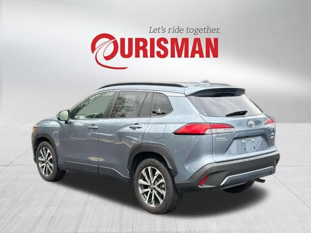 Used 2024 Toyota Corolla Cross XLE SUV