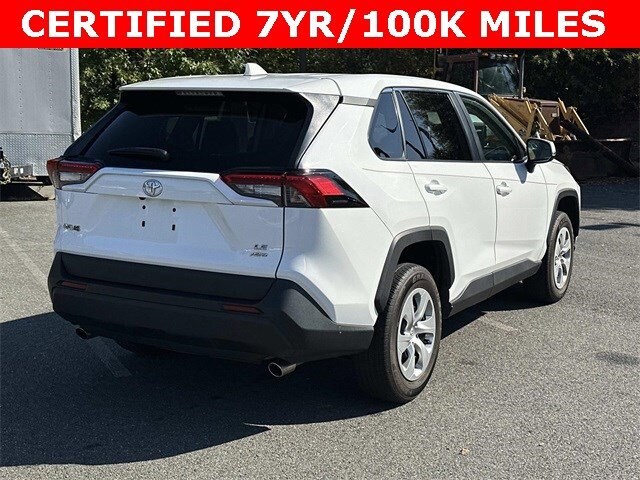 2023 Toyota RAV4 LE photo 2