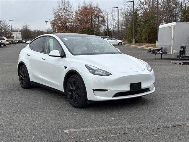 2024 Tesla Model Y Long Range's photo