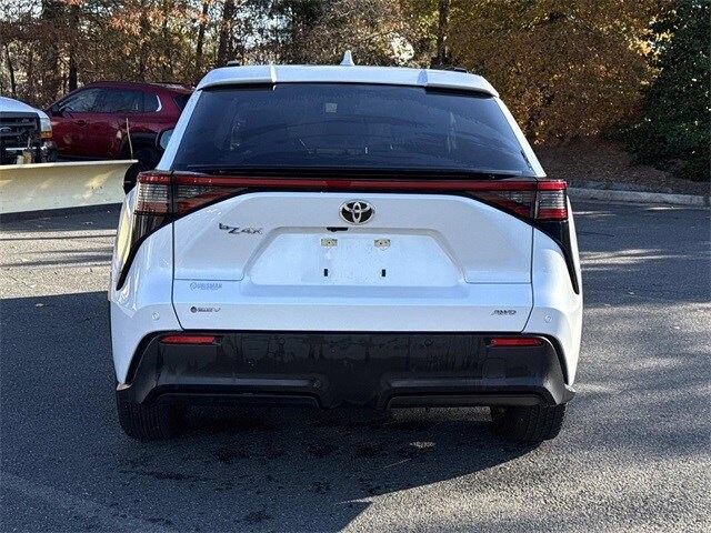 2024 Toyota bZ4X XLE photo 3