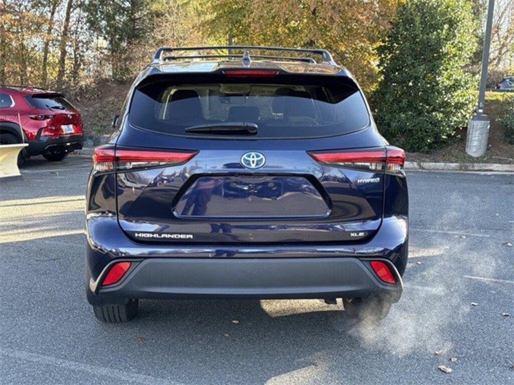 Used 2021 Toyota Highlander Hybrid XLE SUV