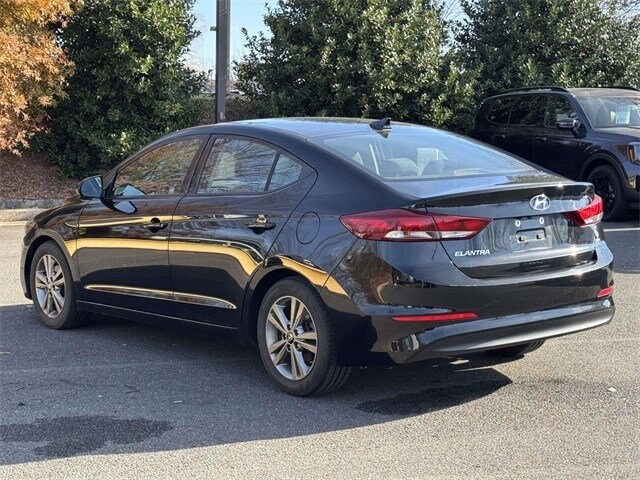 2018 Hyundai Elantra SEL photo 2