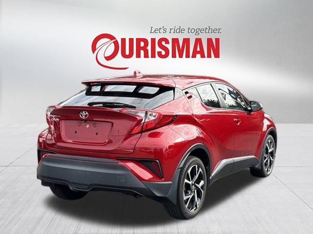 2020 Toyota C-HR XLE photo 2