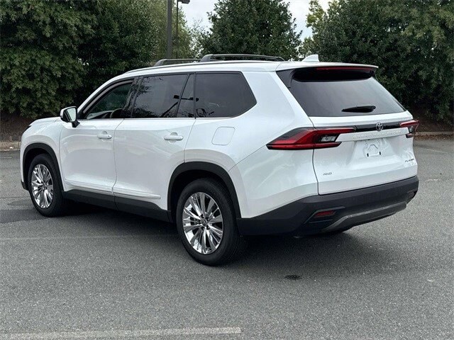 2025 Toyota Grand Highlander Platinum photo 4