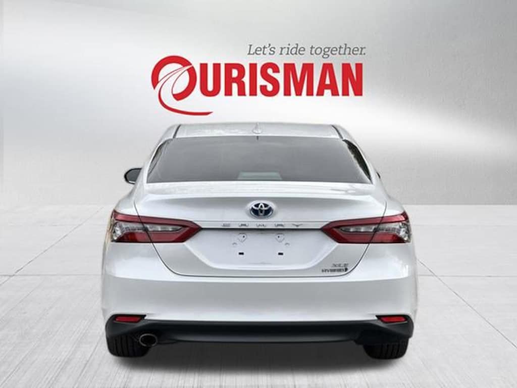 Used 2021 Toyota Camry Hybrid XLE Sedan