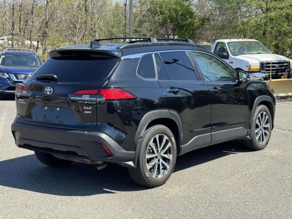 Used 2024 Toyota Corolla Cross XLE SUV