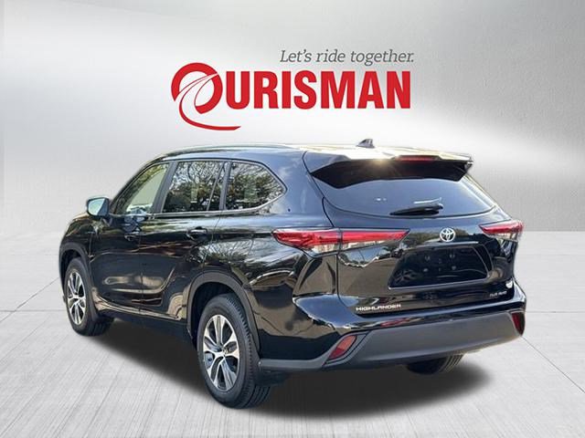 2023 Toyota Highlander XLE photo 4