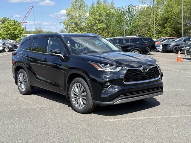 2026 Toyota Highlander Hybrid SUV 