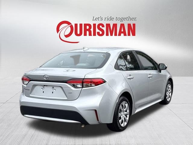 2022 Toyota Corolla LE photo 2