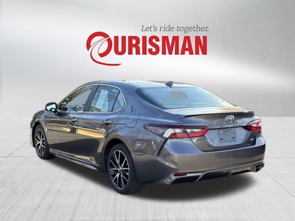 Used 2024 Toyota Camry SE Sedan