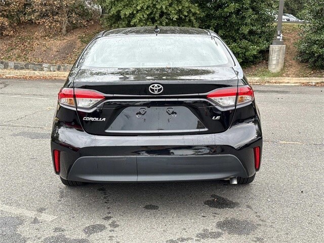 2024 Toyota Corolla LE photo 3