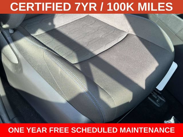 2024 Toyota RAV4 SE - Photo 10