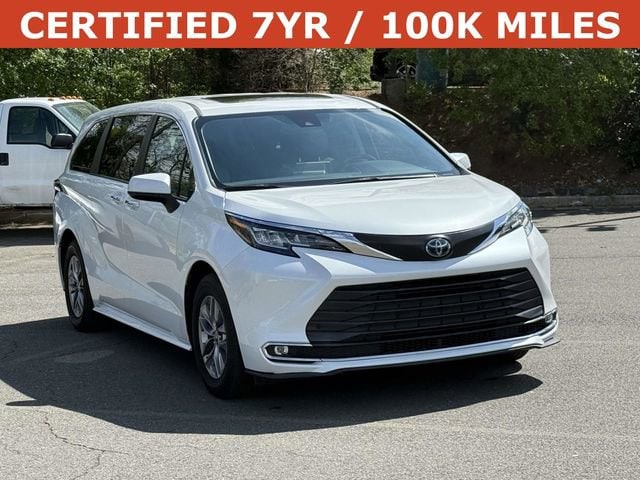 2023 Toyota Sienna Van Passenger Van 