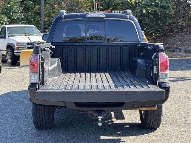 2016 Toyota Tacoma Limited V6 photo 4