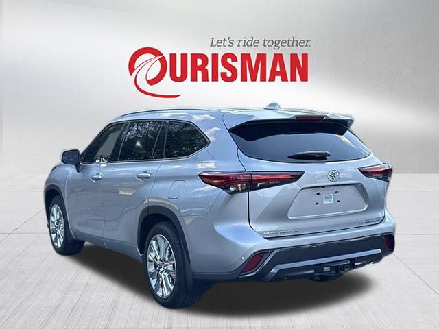 2024 Toyota Highlander Limited photo 4