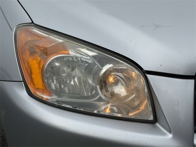 2010 Toyota RAV4 Base photo 2