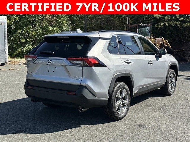 2024 Toyota RAV4 Hybrid XLE photo 2