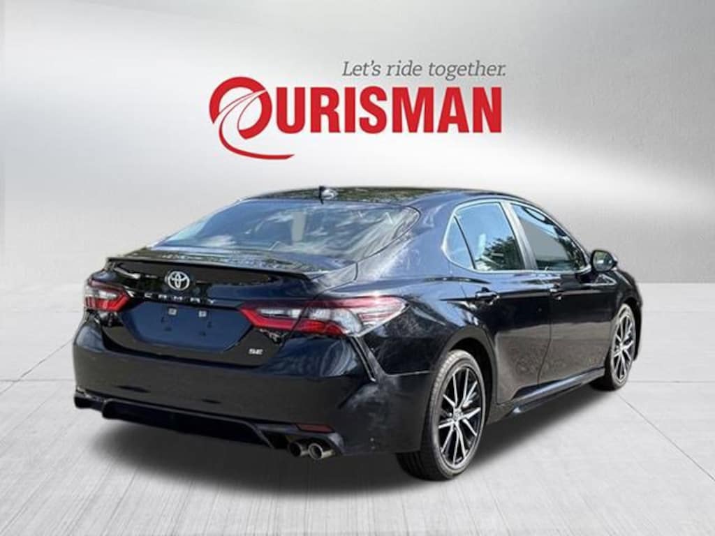 Used 2023 Toyota Camry SE Sedan