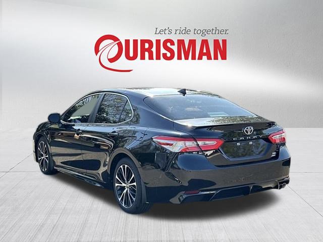 2020 Toyota Camry SE photo 4