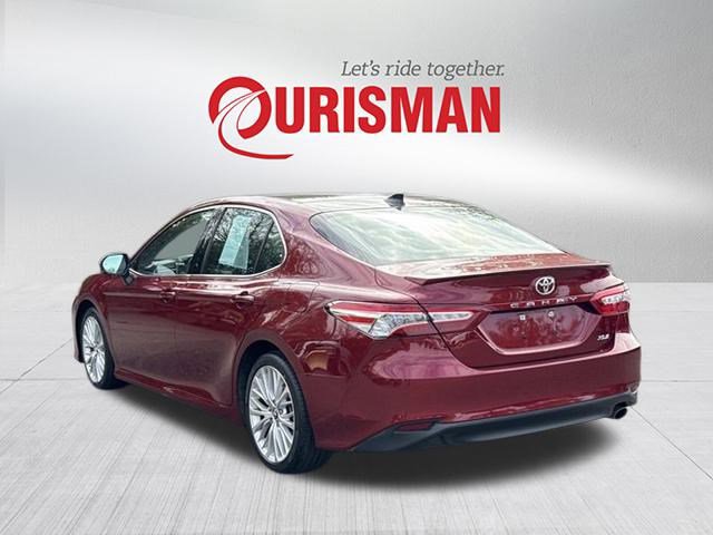 2020 Toyota Camry XLE photo 3