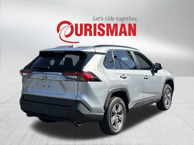 2024 Toyota RAV4 Hybrid XLE photo 2