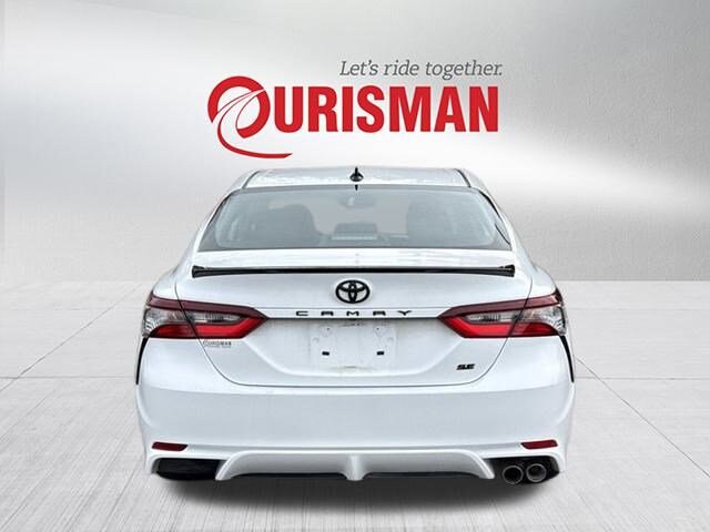 2023 Toyota Camry SE photo 2