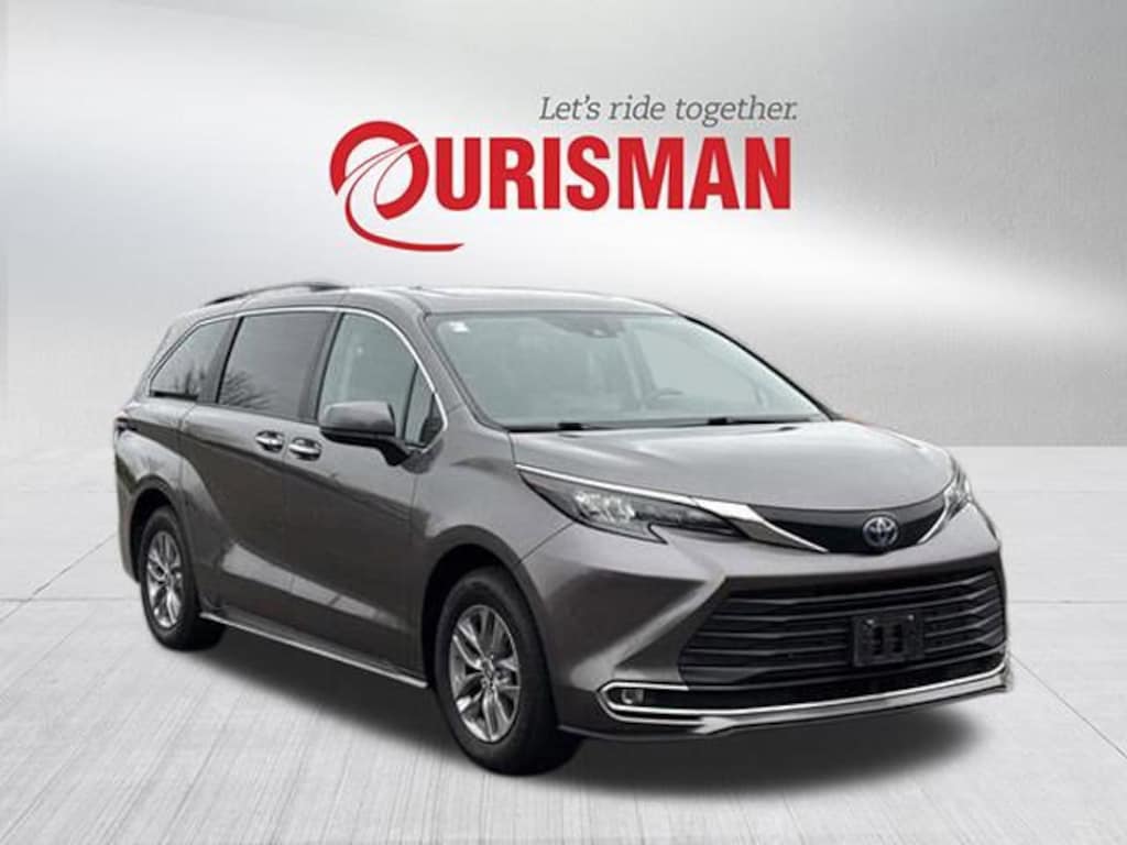 Used 2024 Toyota Sienna XLE 8 Passenger Van Passenger Van