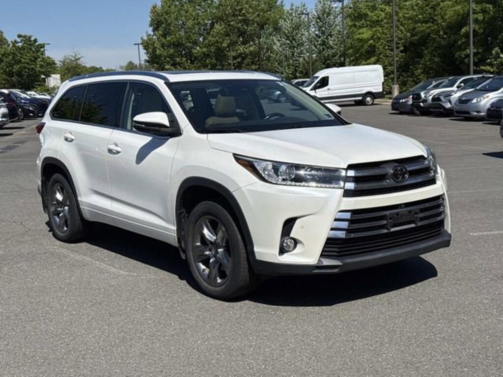 Used 2018 Toyota Highlander Limited V6 SUV