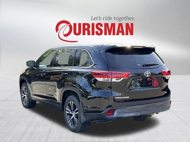 2019 Toyota Highlander LE photo 4