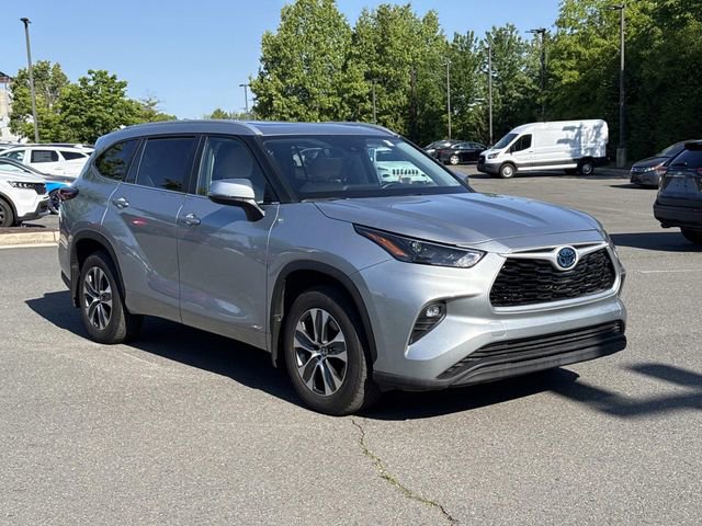 2024 Toyota Highlander Hybrid SUV 