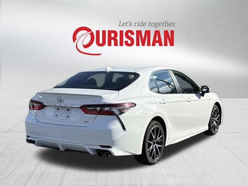 Used 2023 Toyota Camry SE Sedan