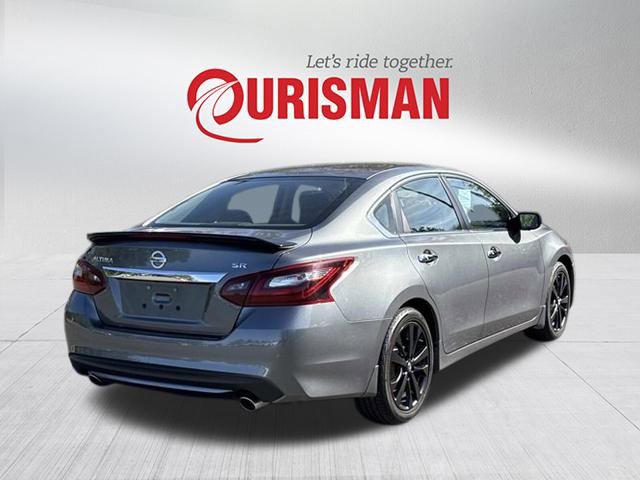 2017 Nissan Altima 2.5 SR photo 2