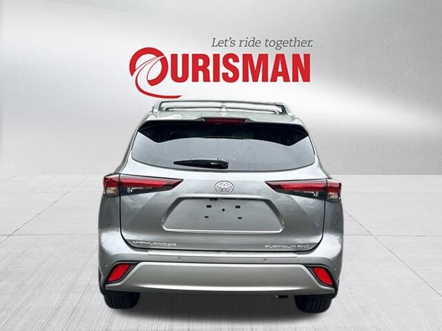 2025 Toyota Highlander Platinum photo 3