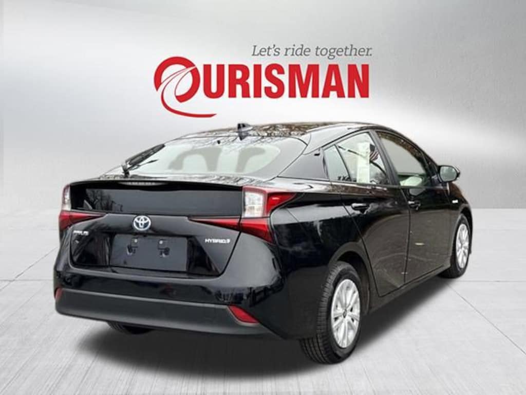 Used 2022 Toyota Prius LE Hatchback