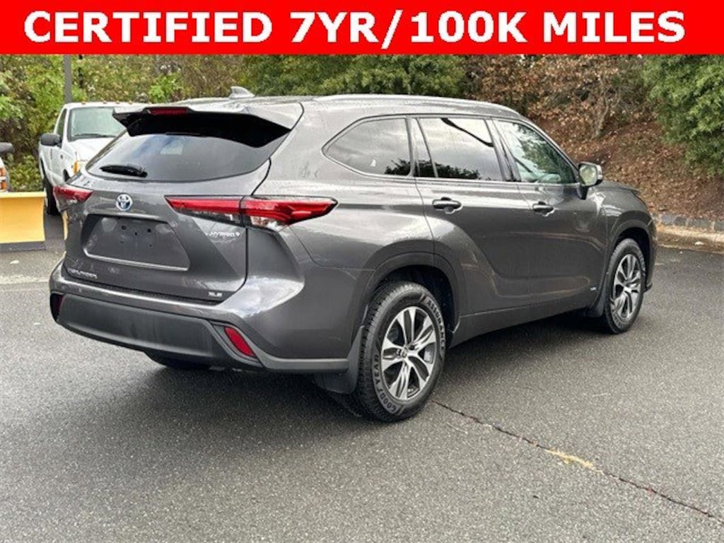 Used 2022 Toyota Highlander Hybrid XLE SUV