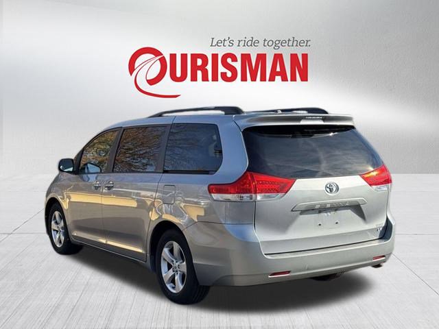 2012 Toyota Sienna photo 4