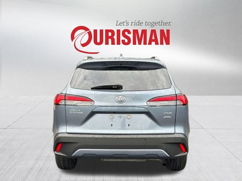 Used 2024 Toyota Corolla Cross XLE SUV