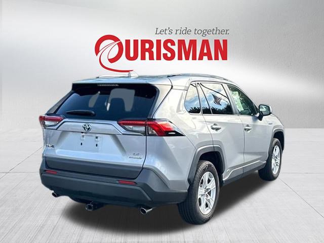 2019 Toyota RAV4 Hybrid LE photo 2