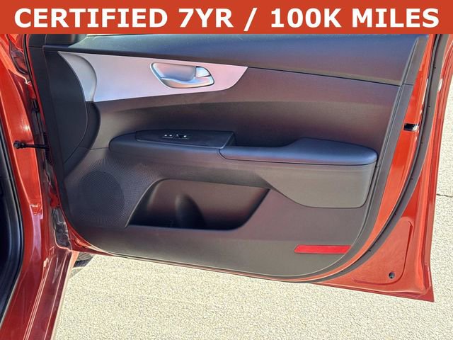 2023 Kia Forte LXS - Photo 8